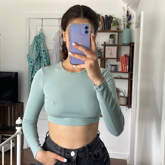 Cropped long sleeve top - Picture 1 of 3